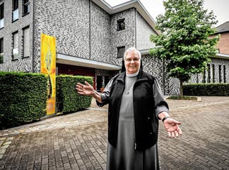 Schwester Diethilde stand der WAZ Essen über ihre Zeit in Essen Rede und Antwort. (Foto: WAZ)